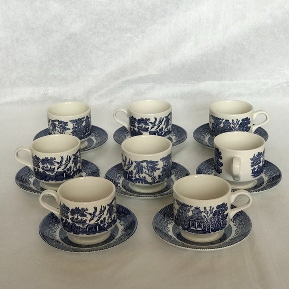 Other - Vintage Blue Willow Bone China Churchill England Cups & Saucers Set